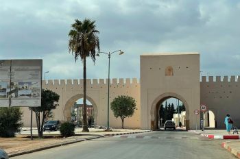محسن الأكرمين: مدينة لا ككل المدن